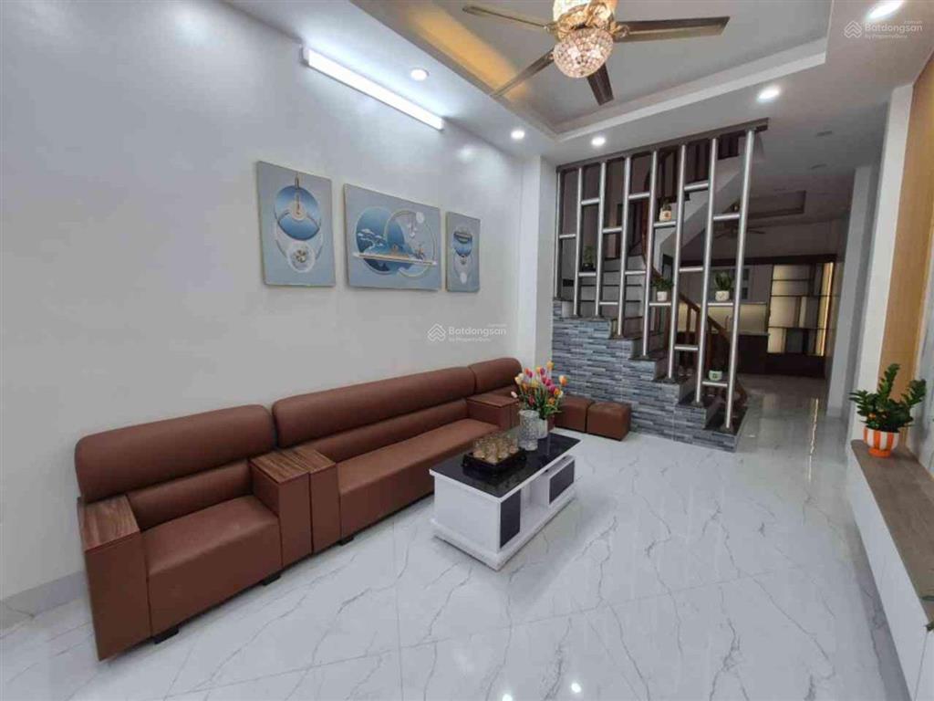 Đông mỹ  nam phù nhà mới kính coong