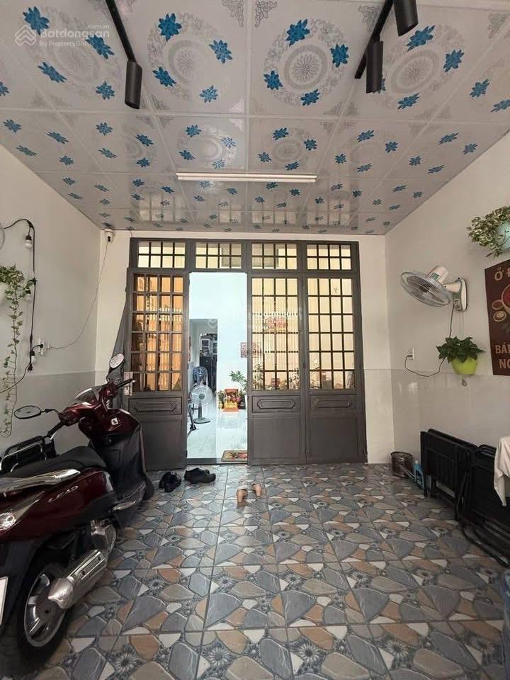 Vài bước ra phạm văn chiêu, gò vấp. hẻm 5m thông. 55m2, 2 tầng. chỉ 5tỷ9.