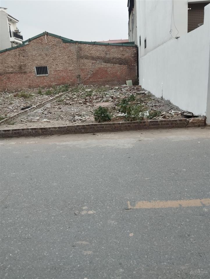 Đất vị trí tt phố nhổn  đối diện ga nhổn ô tô ngủ trong đất 115m 12,1tỷ