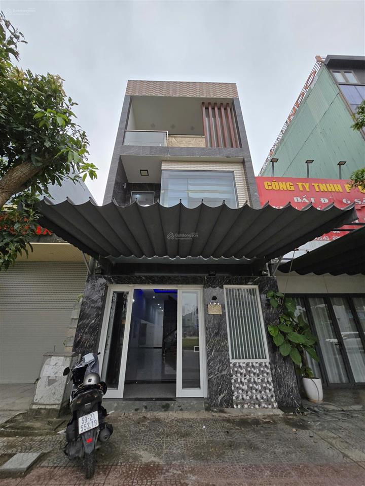 Bán nhà 4 tầng mặt tiền đường 29/3  hòa xuân gần nguyễn phước lan,mặt tiền kinh doanh tốt.
