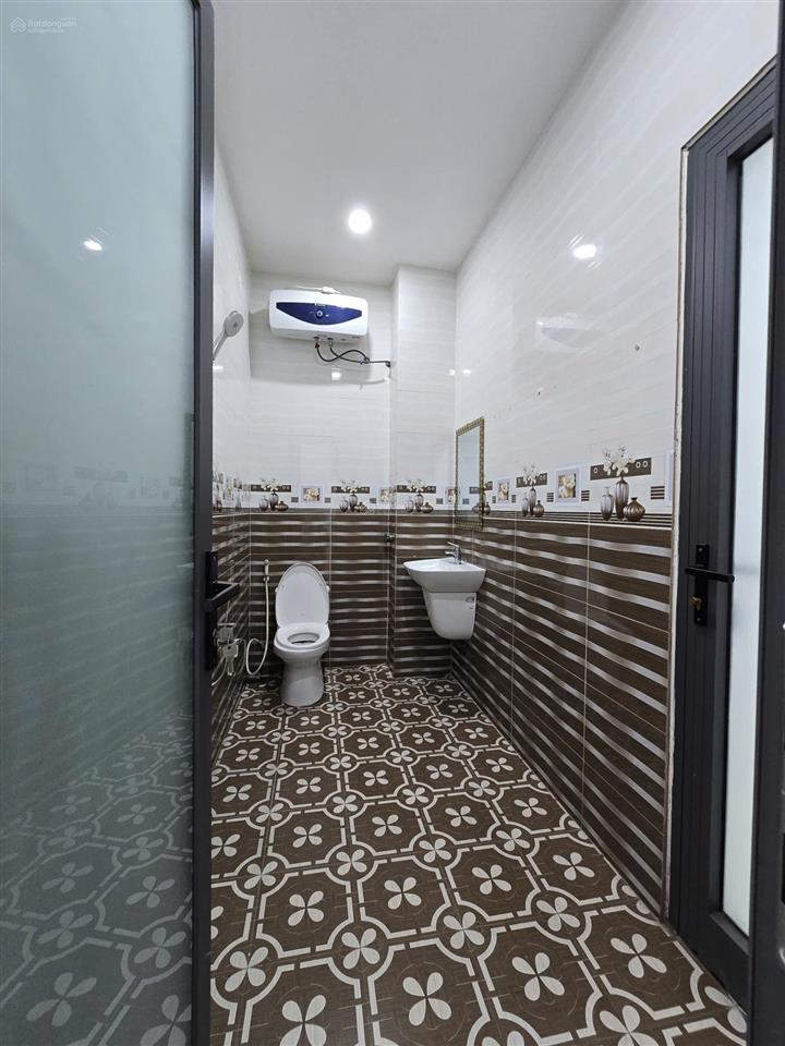 Bán nhà 4 tầng mặt tiền đường 29/3  hòa xuân gần nguyễn phước lan,mặt tiền kinh doanh tốt.