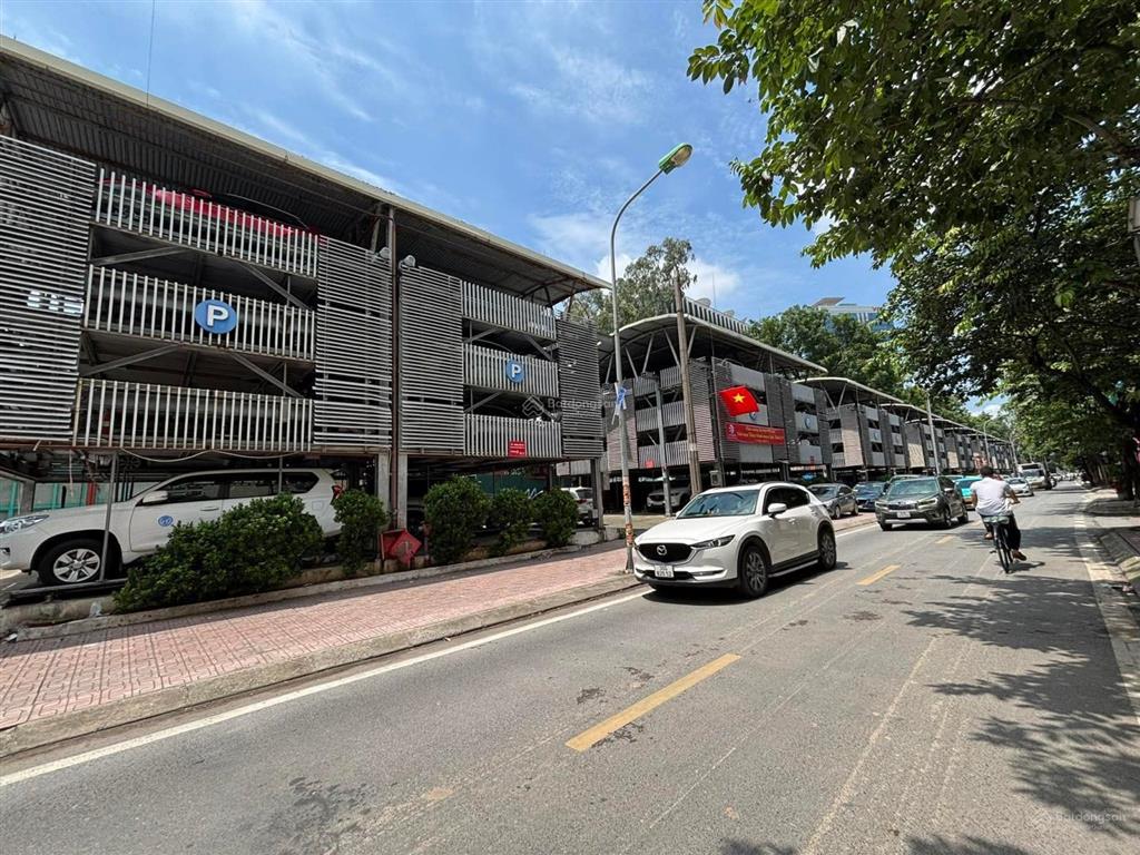Chỉ 9.8tỷ nhà ngọc khánh (ba đình) 5tầng thang máy  35m2  cam kết 100% không quy hoạch  mới tinh