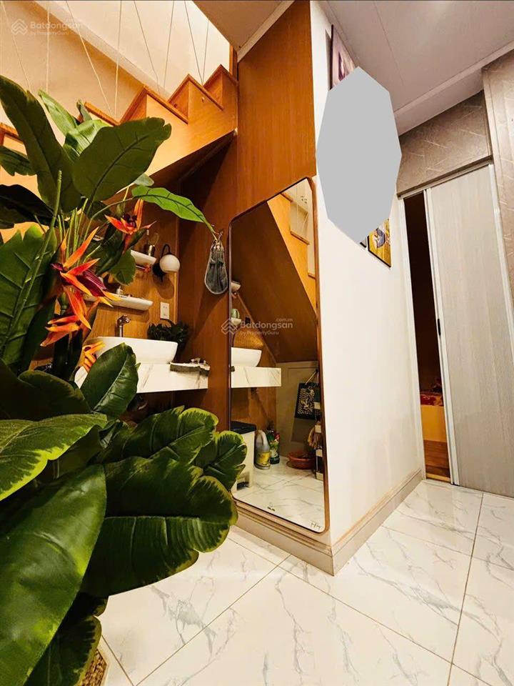 Bán nhà riêng hxh tại trường chinh , tân phú, tặng full nội thất