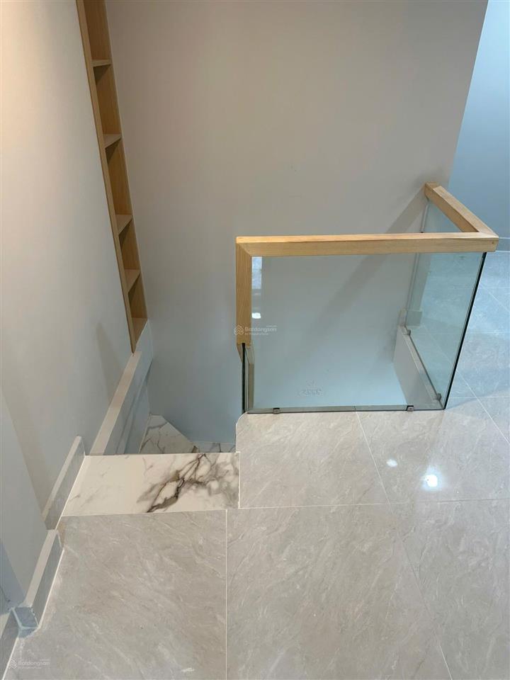 Bán nr hxh tại âu cơ, 3,9 tỷ, 24m2, 3pn, 3wc, mặt tiền 4.1m, pháp lý đầy đủ, siêu hot