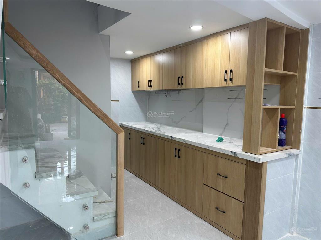 Bán nr hxh tại âu cơ, 3,9 tỷ, 24m2, 3pn, 3wc, mặt tiền 4.1m, pháp lý đầy đủ, siêu hot