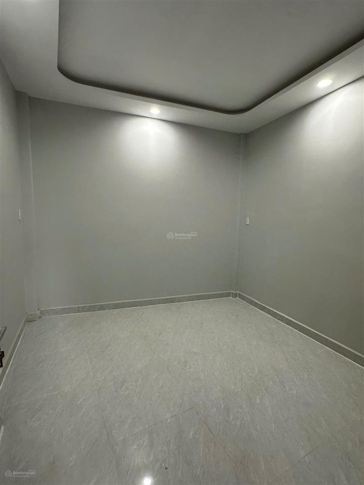 Bán nr hxh tại âu cơ, 3,9 tỷ, 24m2, 3pn, 3wc, mặt tiền 4.1m, pháp lý đầy đủ, siêu hot