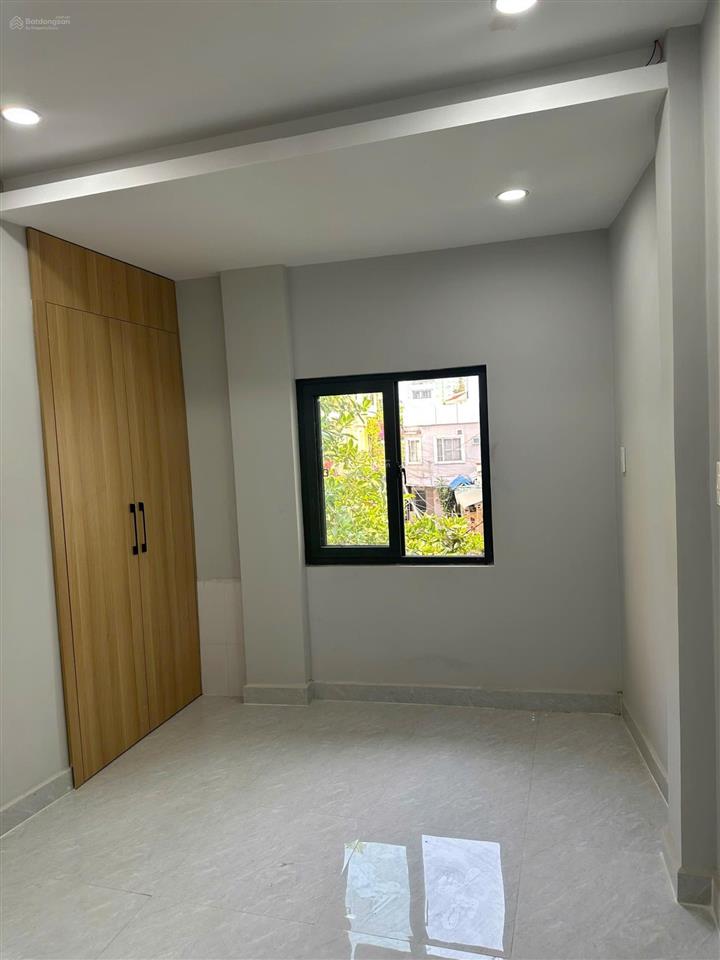 Bán nr hxh tại âu cơ, 3,9 tỷ, 24m2, 3pn, 3wc, mặt tiền 4.1m, pháp lý đầy đủ, siêu hot