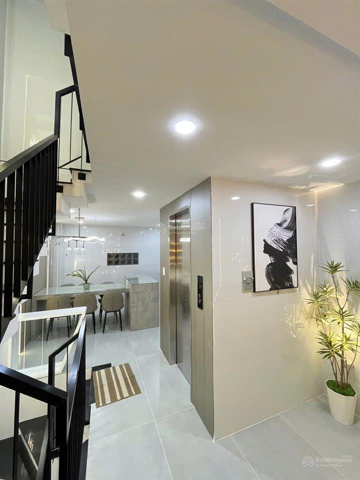 Bán nhà lạc long quân hxh mới đẹp có thang máy  tặng full nội thất  quận 11