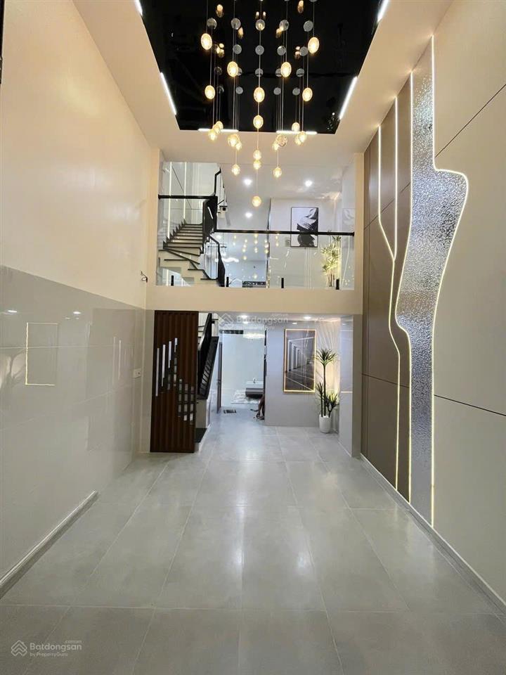 Bán nhà lạc long quân hxh mới đẹp có thang máy  tặng full nội thất  quận 11