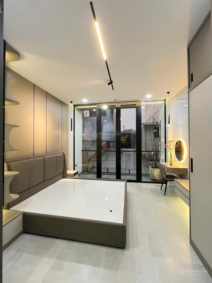 Bán nhà lạc long quân hxh mới đẹp có thang máy  tặng full nội thất  quận 11