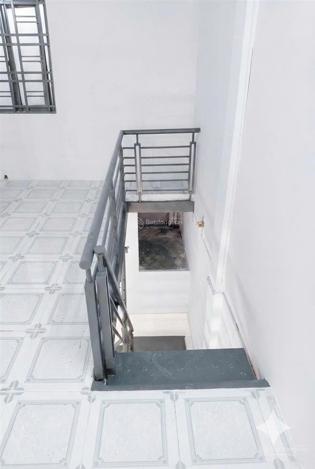Bán nhà hẻm xe hơi ni sư huỳnh liên  tân bình
