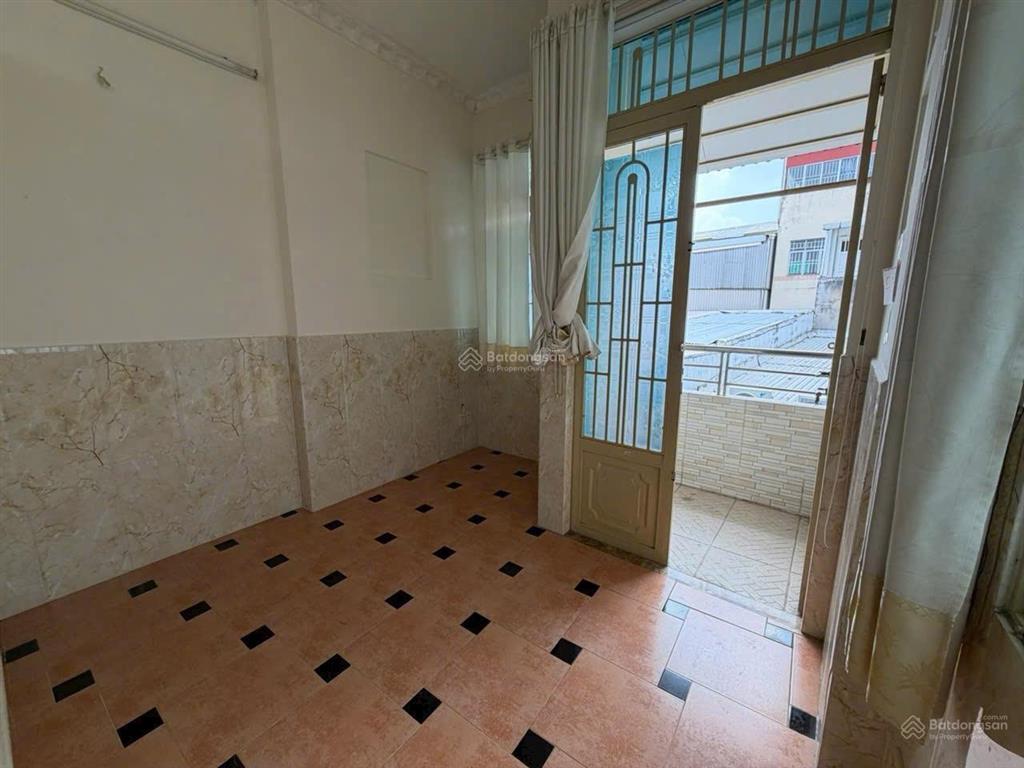 Nhà đẹp btct hẻm 5m cách mạng tháng 8  tân bình