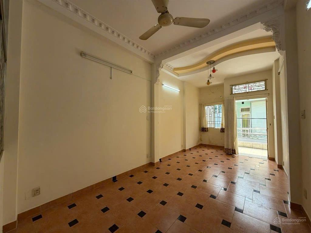 Bán nhà đẹp tặng full nội thất lạc long quân  tân bình