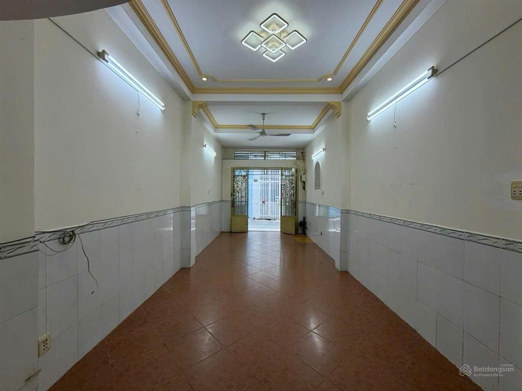 Bán nhà đẹp tặng full nội thất lạc long quân  tân bình