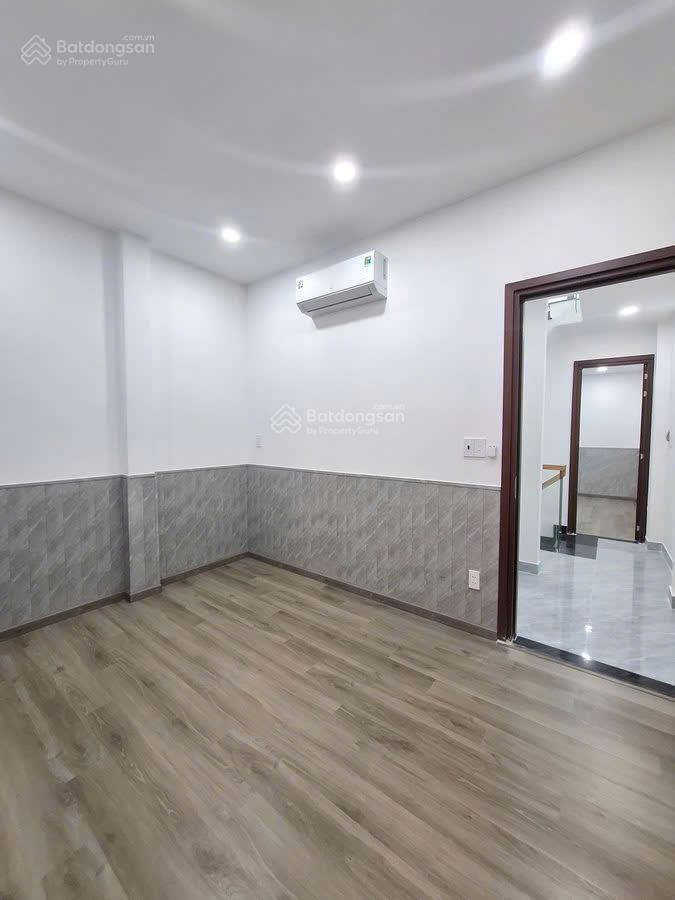 Bán nhà đẹp tặng full nội thất lạc long quân  tân bình