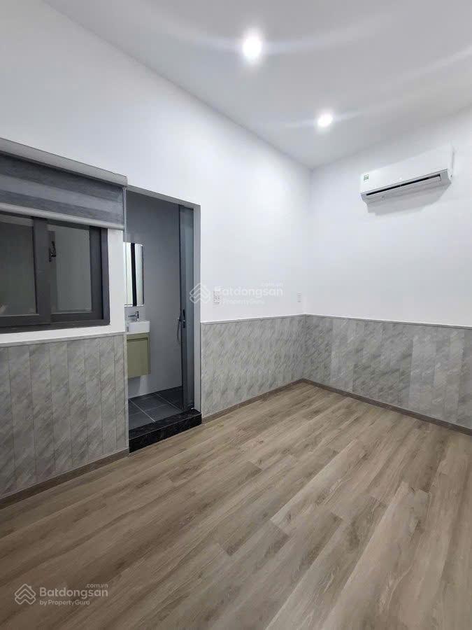 Bán nhà đẹp tặng full nội thất lạc long quân  tân bình