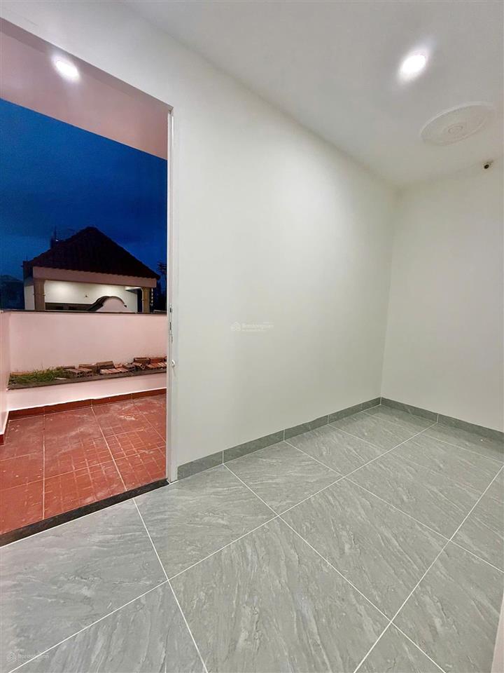 Bán nhà hẻm xe hơi đỗ cửa đường nguyễn hữu tiến  tân phú