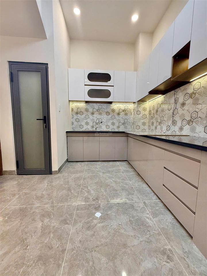Bán nhà hẻm xe hơi đỗ cửa đường nguyễn hữu tiến  tân phú