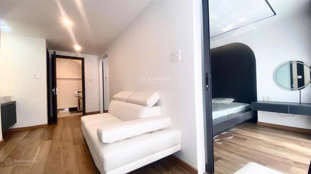 Nhà đẹp hẻm xe hơi tặng full nội thất trần văn quang cần bán