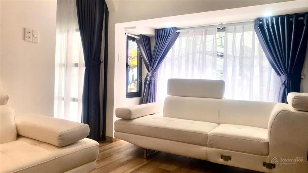 Nhà đẹp hẻm xe hơi tặng full nội thất trần văn quang cần bán