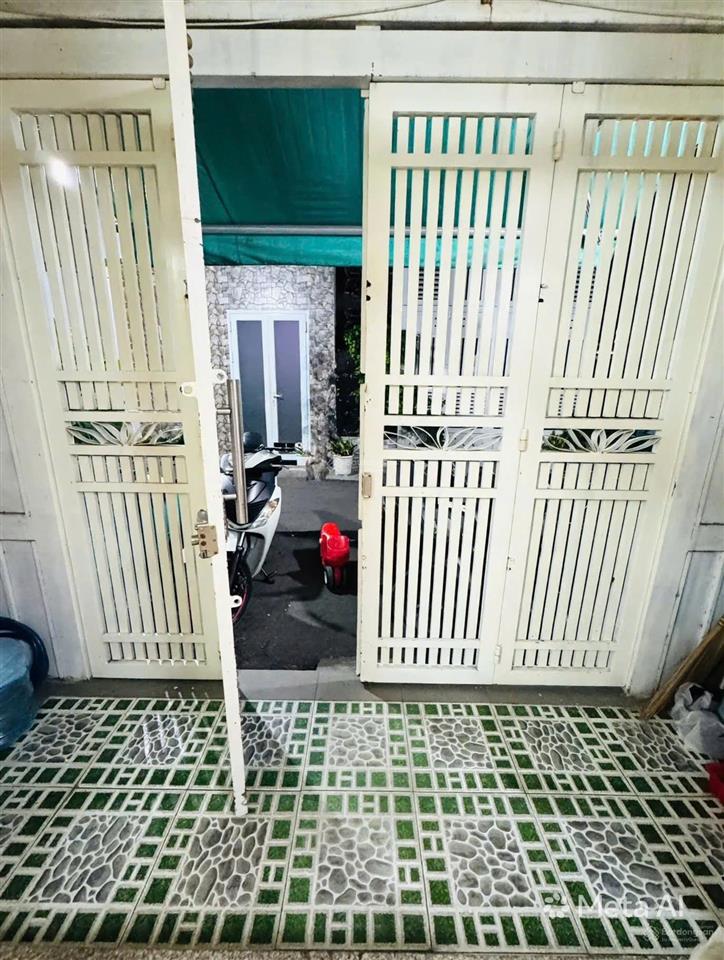 Ngộp ngân hàng cần bán gấp nhà đường cống lở  tân bình