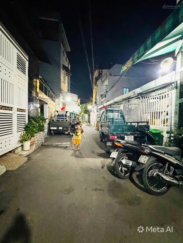Ngộp ngân hàng cần bán gấp nhà đường cống lở  tân bình