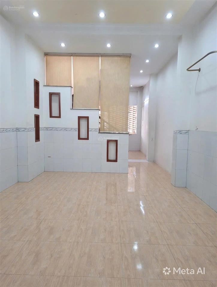 Ngộp ngân hàng cần bán gấp nhà đường cống lở  tân bình