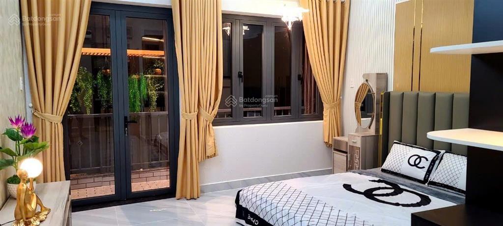 Bán nhà đẹp tặng full nội thất cao cấp hxh cống lở  tân bình