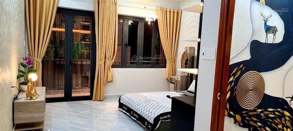 Bán nhà đẹp tặng full nội thất cao cấp hxh cống lở  tân bình
