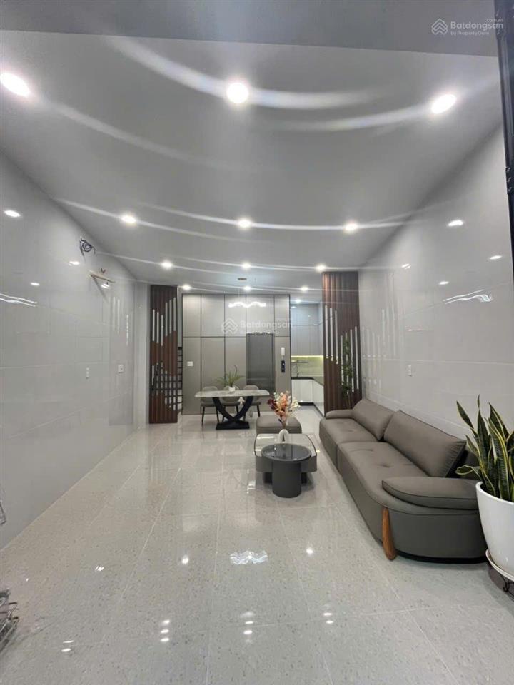 Nhà mới btct  có thang máy tặng full nội thất cần bán