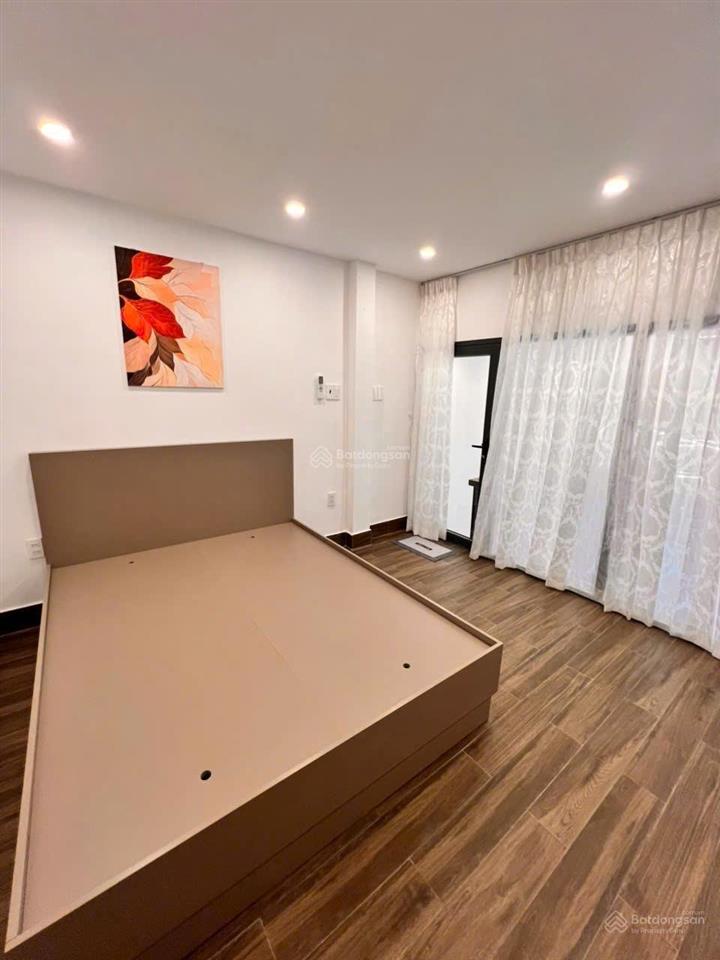 Cần bán nhà mới tặng full nội thất đường phú thọ hòa