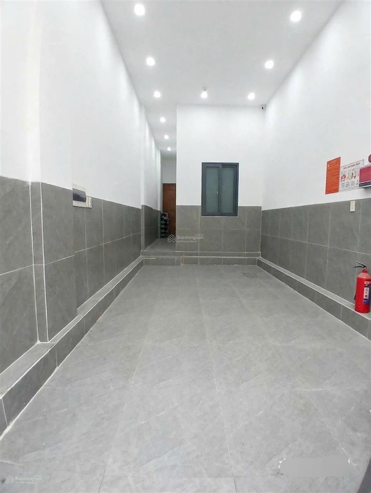 Cần bán gấp nhà btct  mặt tiền đường lê quốc trinh  tân phú