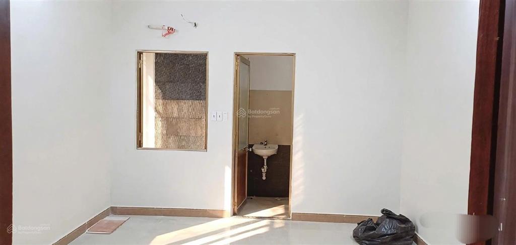 Chủ cần bán gấp nhà hẻm 8m  hoàng bật đạt  tân bình