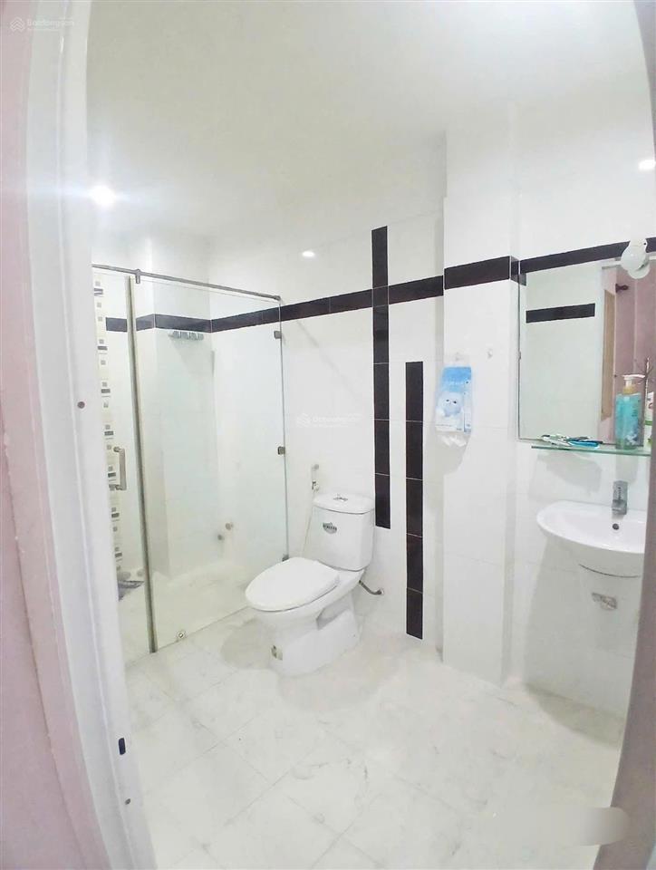 Giảm 1 tỷ cần bán nhà 4 tầng  mặt tiền lê quốc trinh  tp