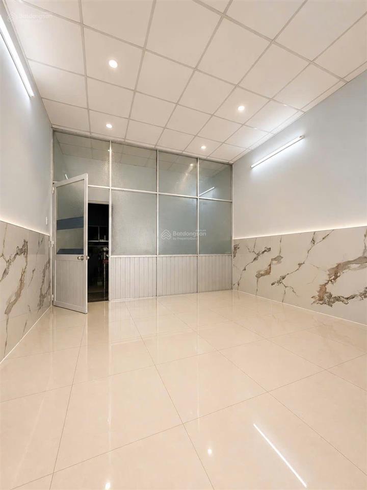 Cần bán gấp nhà đường vườn lài  tp