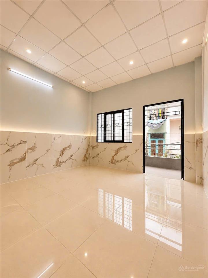 Cần bán gấp nhà đường vườn lài  tp