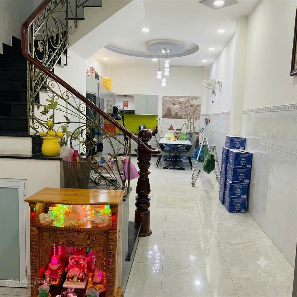 Bán gấp nhà 4 tầng hẻm 5m  lũy bán bích  tp