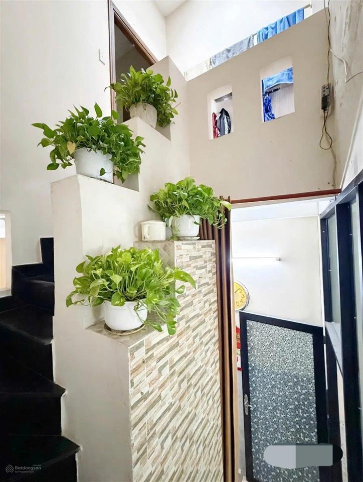 Hạ chào bán gấp nhà 2 tầng chỉ 4 tỷ  trần thủ độ  tp