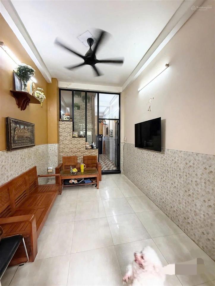 Cần bán nhà 2 tầng  trần thủ độ  tp