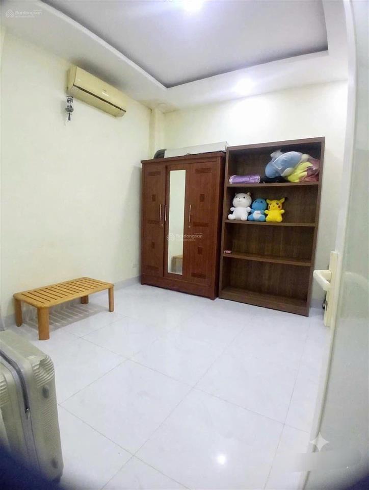 Cần bán gấp nhà 3 tầng hẻm 5m  nguyễn hữu tiến  tp
