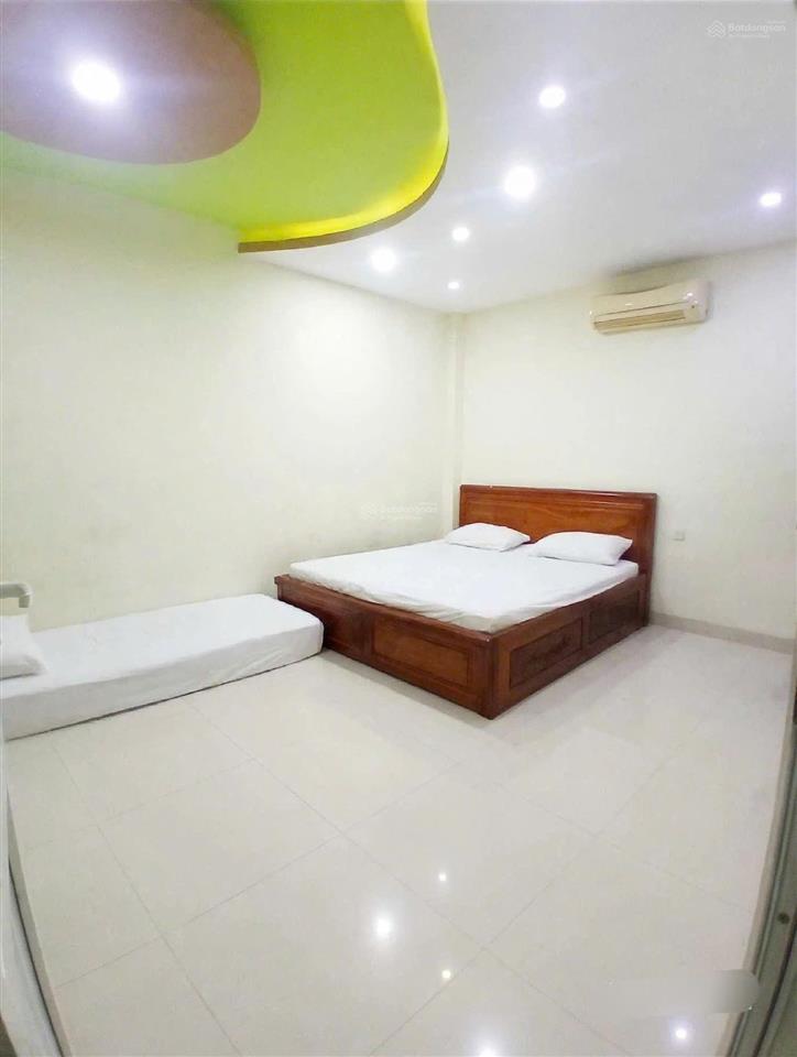 Cần bán gấp nhà 3 tầng hẻm 5m  nguyễn hữu tiến  tp