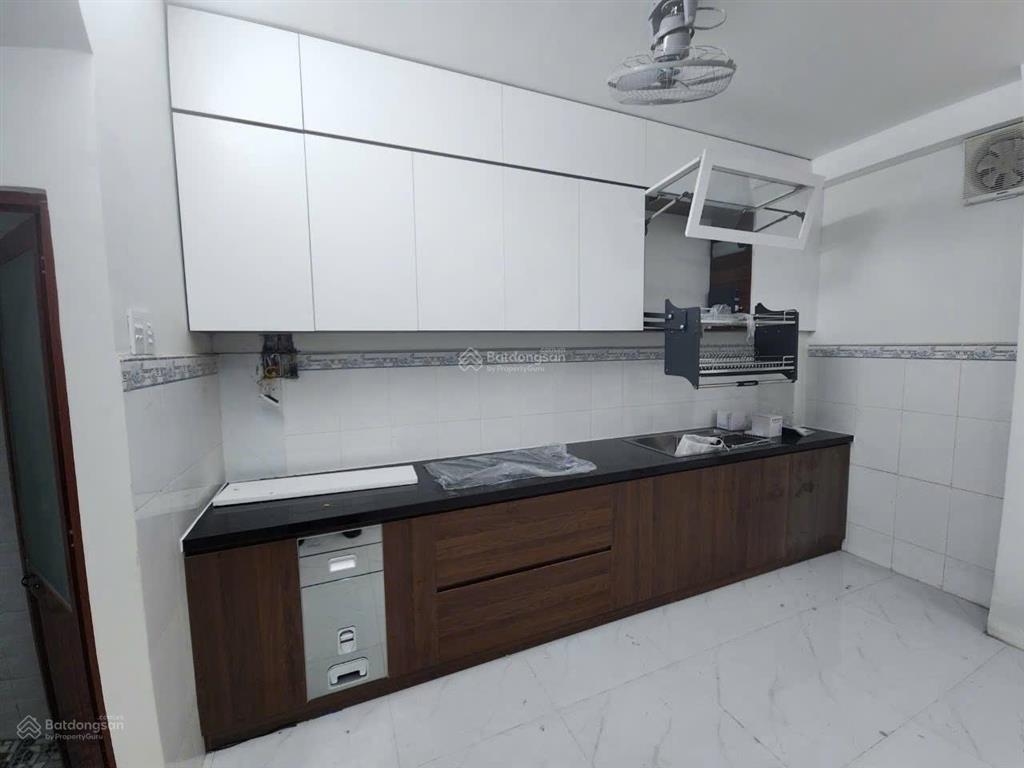 Giảm giá cần bán nhà 3 tầng hẻm 8m âu cơ  tân bình