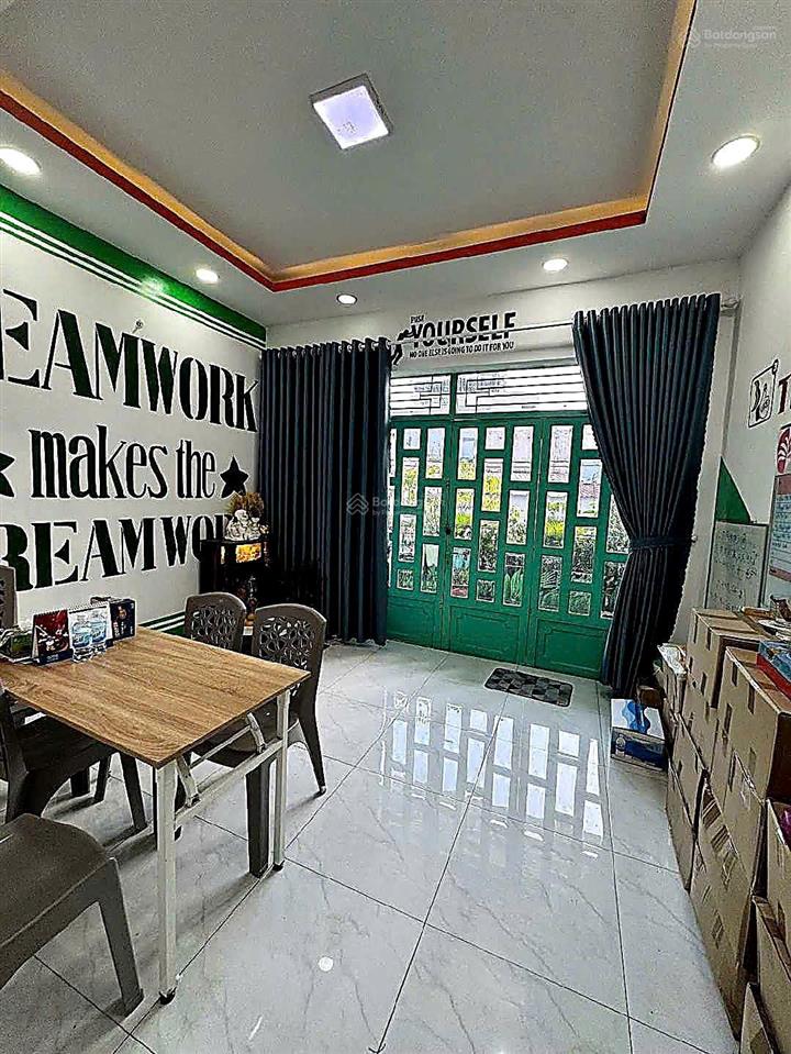 Giảm sâu  bán gấp nhà 2 tầng hẻm 8m  lũy bán bích  tp