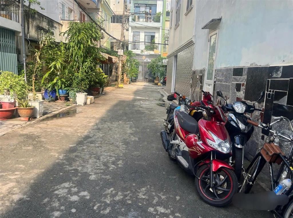 Giảm sốc 1 tỷ 3  bán gấp nhà hẻm xe hơi hòa bình  tp