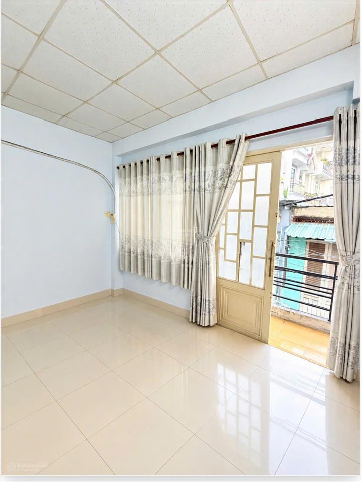 Giảm sốc 1 tỷ 3  bán gấp nhà hẻm xe hơi hòa bình  tp