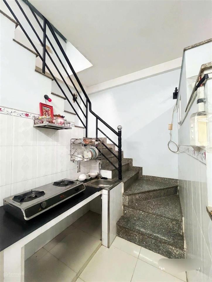 Giảm sốc 1 tỷ 3  bán gấp nhà hẻm xe hơi hòa bình  tp