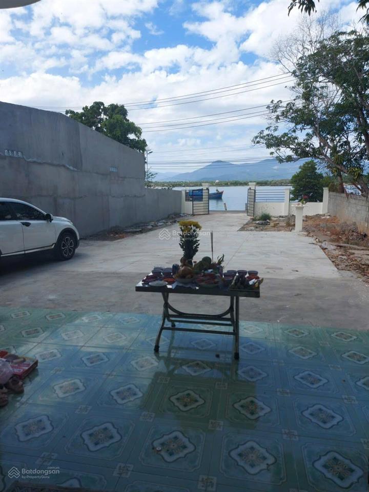 Lô đất view trực diện đầm thuỷ triều mát mẻ quanh năm  gần dự án của tập đoàn vingroup