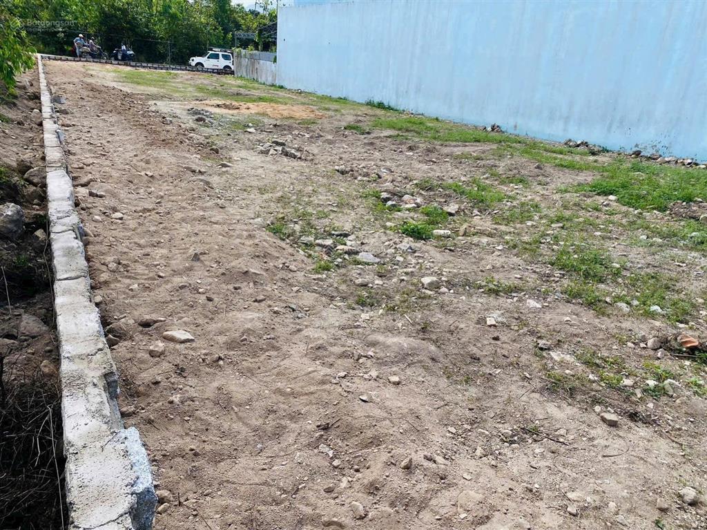 Đất diện tích lớn phù hợp xây biệt thự  nhà vườn  đường to ô tô tận nơi thổ cư sẵn xây dựng ngay