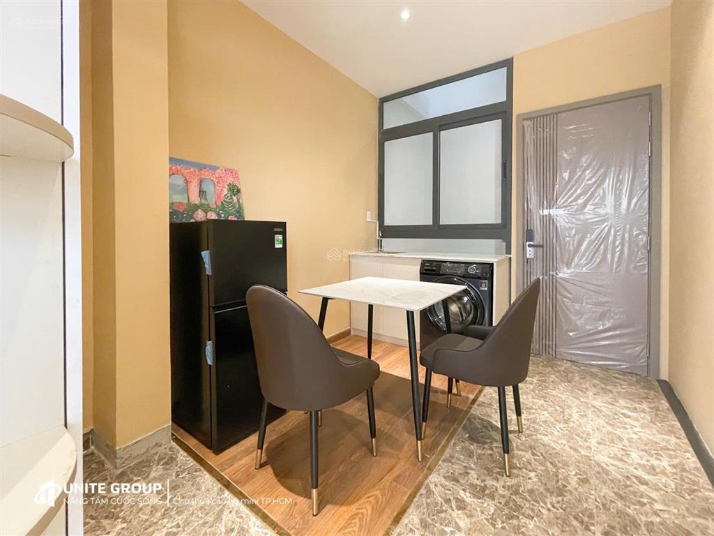 Cho thuê chdv nằm ngay trung tâm q4, máy giặt riêng, full nt, thuận tiện qua q1, q7