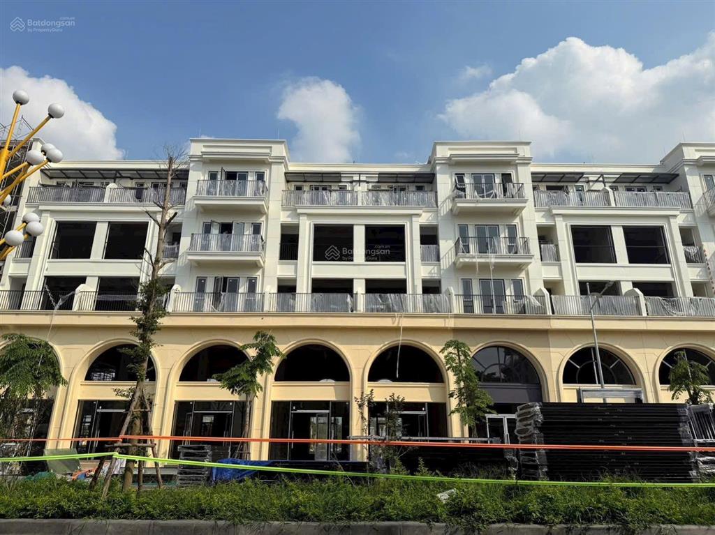 Shophouse 5 tầng nhỉnh 7 tỷ rẻ nhất trung tâm việt yên. đường 36m kinh doanh được luôn.